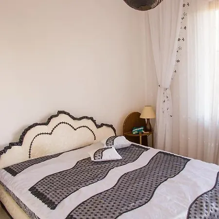 топи Villa
